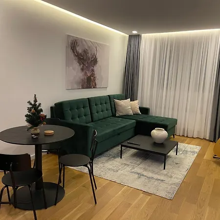 Apartment 19 - To Door