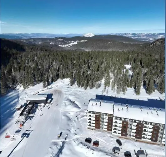 19 - To Door Apartment