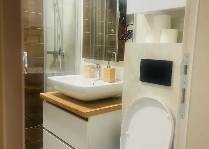 Apartment 19 - To Door